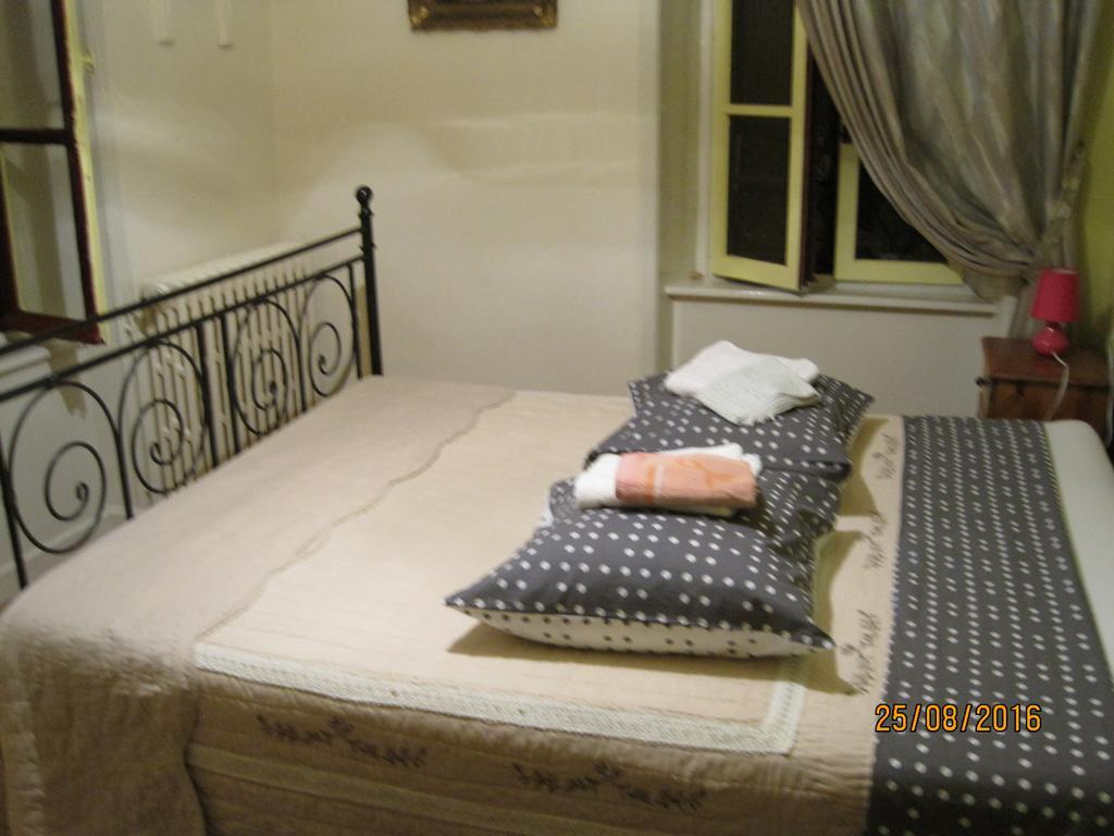 Hotel Le Commerce Neuville  Zewnętrze zdjęcie