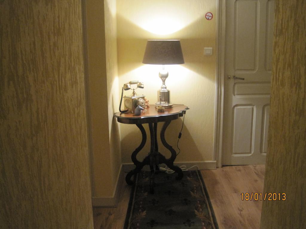 Hotel Le Commerce Neuville  Pokój zdjęcie